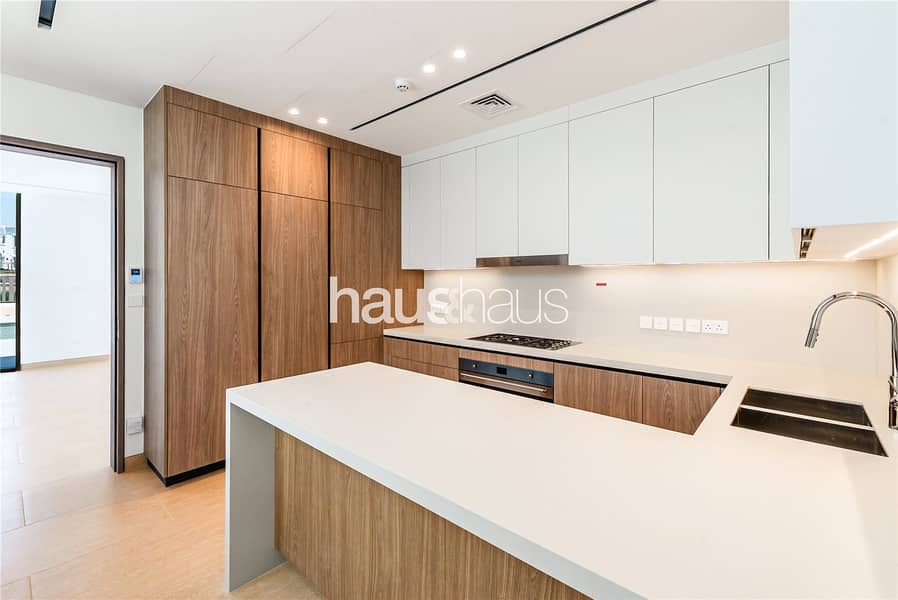 Prime Lake View | Brand New 5 Bed | Priced to Sell - Image 11