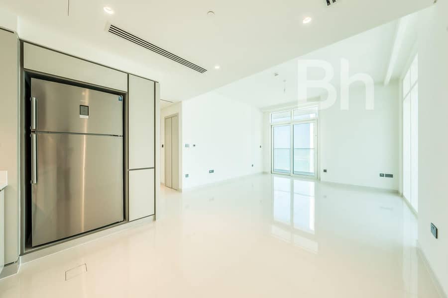 4 Image 0