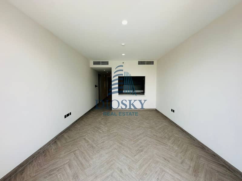 6 Image 6