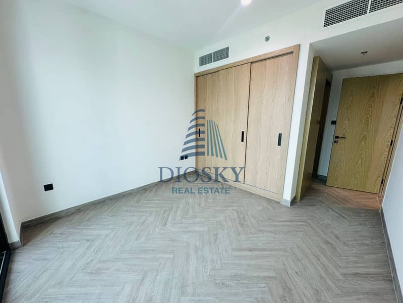 8 Image 8