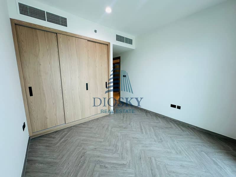 9 Image 9