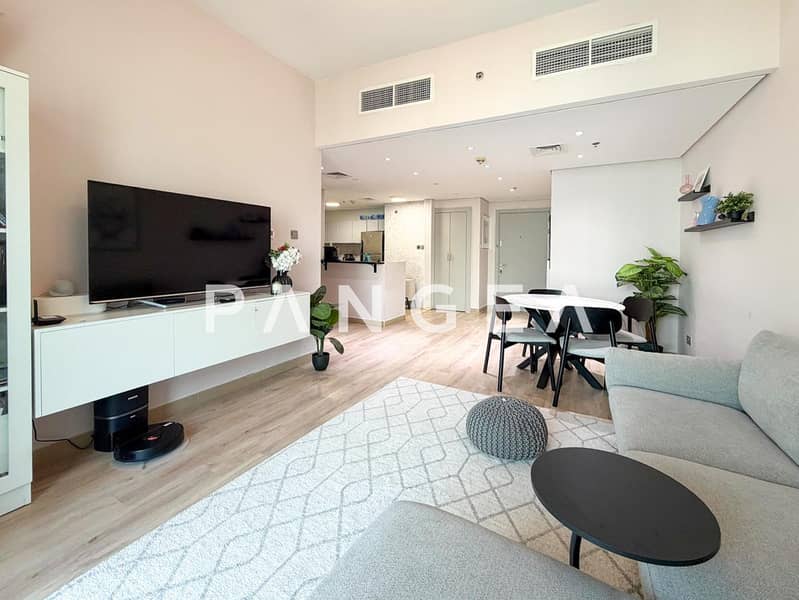 Lake View | High Floor | Upgraded Lake View | High Floor | Upgraded