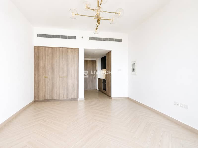 STYLISH N MODERN | PRIME LOCATION | POOL VIEW STYLISH N MODERN | PRIME LOCATION | POOL VIEW