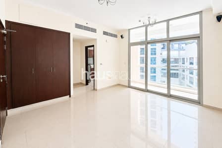Studio for Rent in Dubai Marina, Dubai - Spacious Studio | Balcony | Prime Marina Location