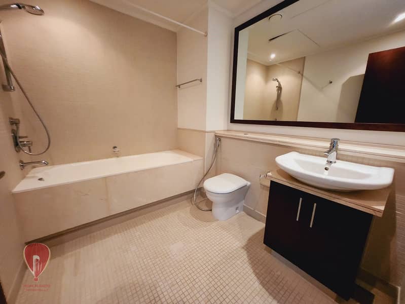 6 bd19edf3-08d3-4b05-9e48-69fa72c3facb. jpg