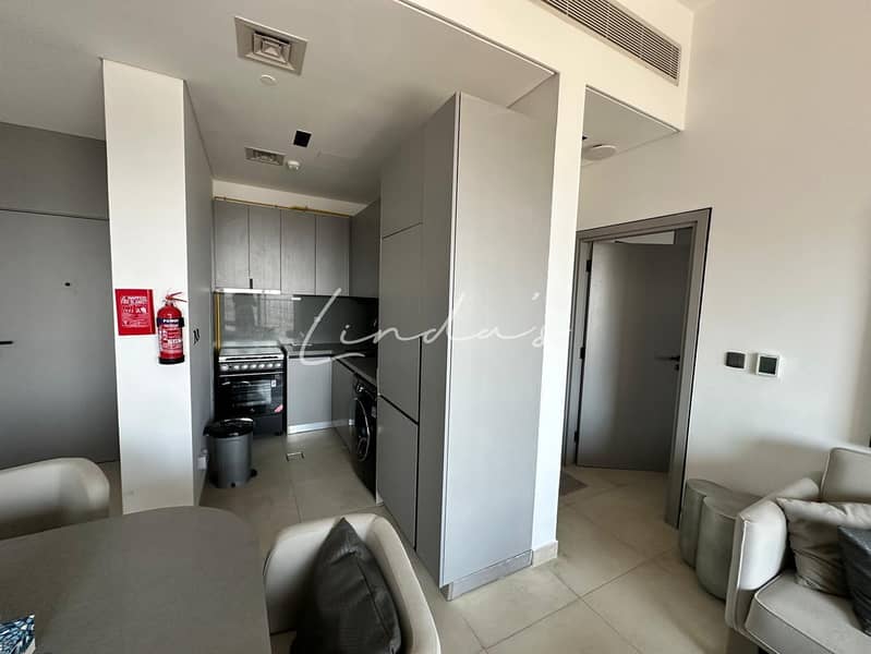 3 images image img
