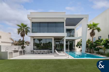 5 Bedroom Villa for Sale in Jumeirah Park, Dubai - Upgraded | Lakefront Villa | 5 Bedrooms