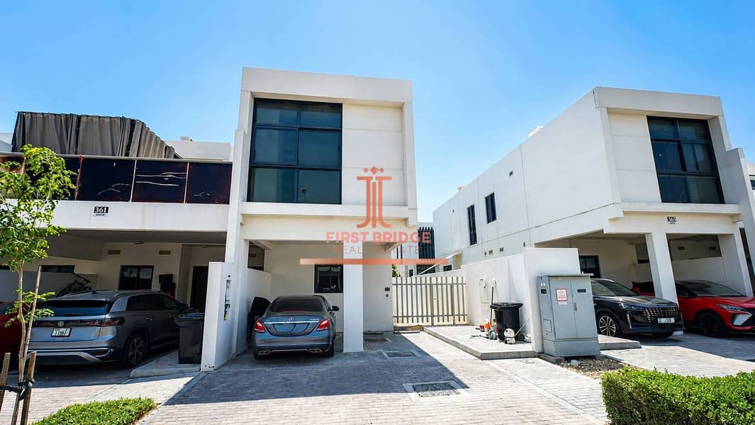 Elegant Townhouse | 3BR + Maid | Corner Unit Elegant Townhouse | 3BR + Maid | Corner Unit