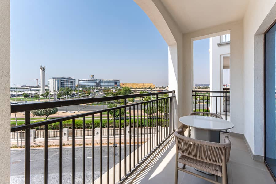 3 Balcony 1. jpg