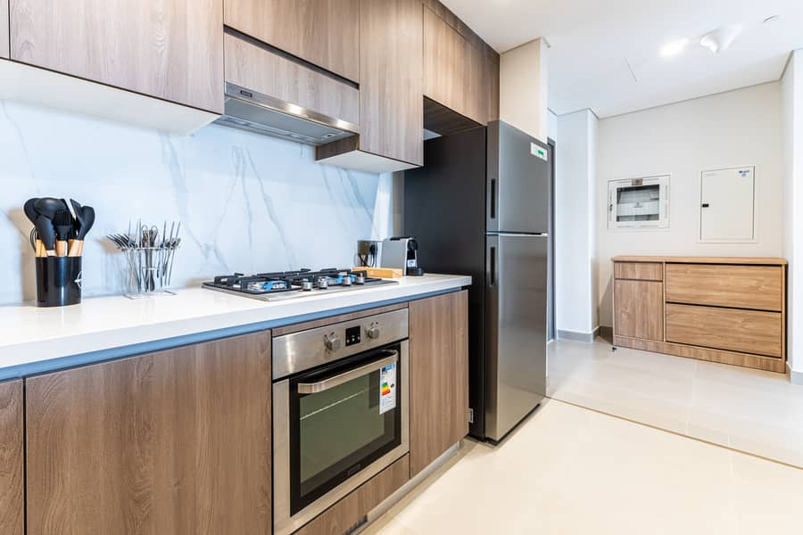 14 Kitchen 2. jpg