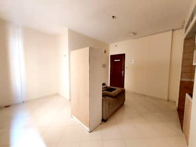 Estudio para en Alquiler en Al Nabba, Sharjah - 1000063259. heic Estudio para en Alquiler en Al Nabba, Sharjah - 1000063259. heic
