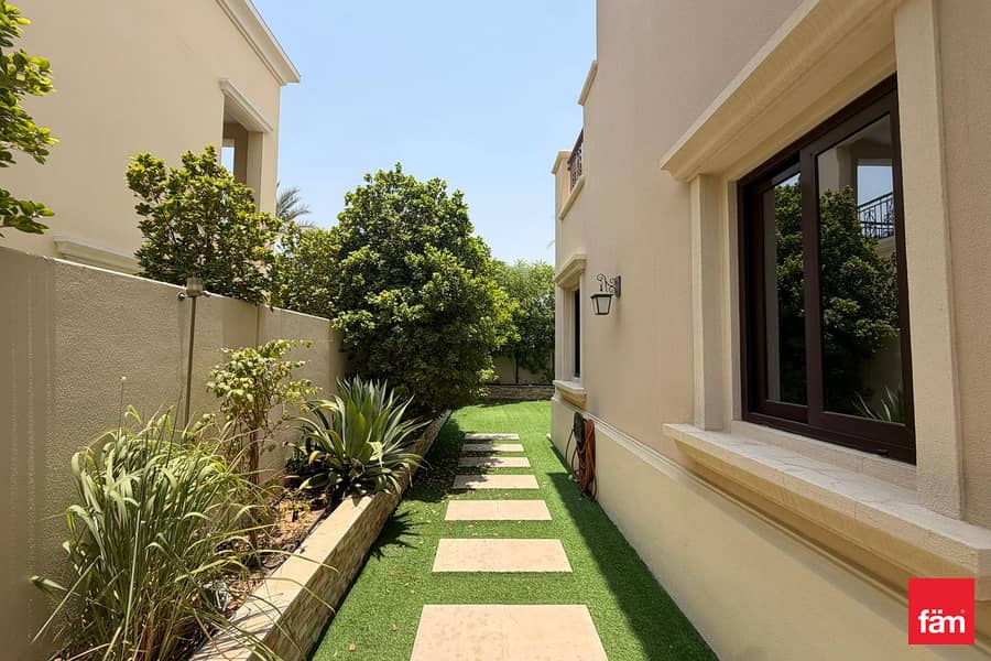 Vacant | Spacious | Bright Villa | Prime Community Vacant | Spacious | Bright Villa | Prime Community