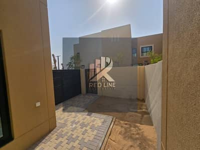 3 habitaciones Townhouse para en Venta en Umm Fanain, Sharjah - b2d3b436-9acf-420f-9ac3-f8adb4fbeb51. jpg 3 habitaciones Townhouse para en Venta en Umm Fanain, Sharjah - b2d3b436-9acf-420f-9ac3-f8adb4fbeb51. jpg
