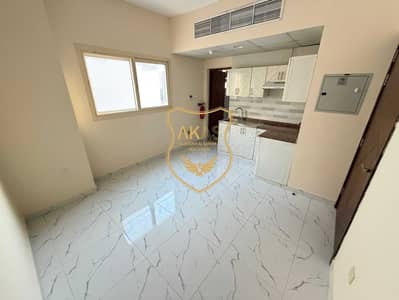 Studio for Rent in Al Qulayaah, Sharjah - IMG_5447. jpg Studio for Rent in Al Qulayaah, Sharjah - IMG_5447. jpg