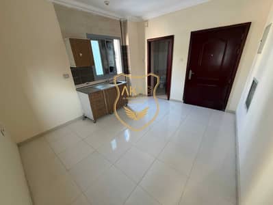 Studio for Rent in Al Qulayaah, Sharjah - IMG_5441. jpg Studio for Rent in Al Qulayaah, Sharjah - IMG_5441. jpg