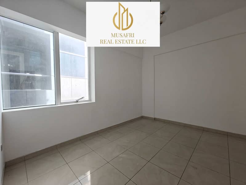 10 cd4fd8f2-e609-477d-a2db-bb6e5aba86f9. jpg