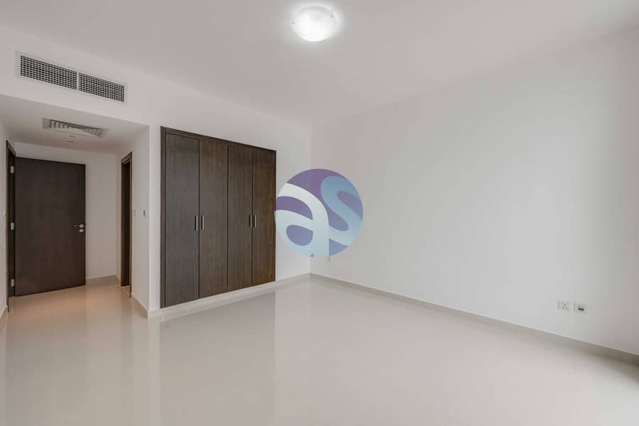 15 Master Bedroom 3. jpg
