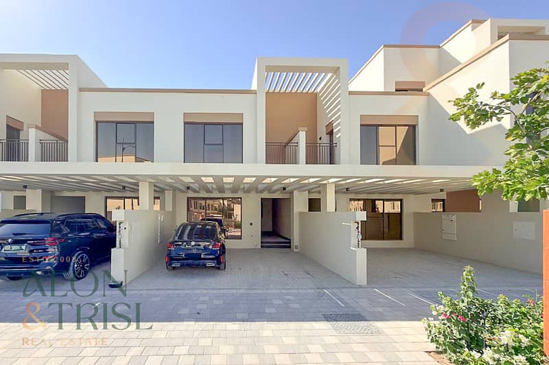 Single Row | Brand New | Near Central Hub Single Row | Brand New | Near Central Hub