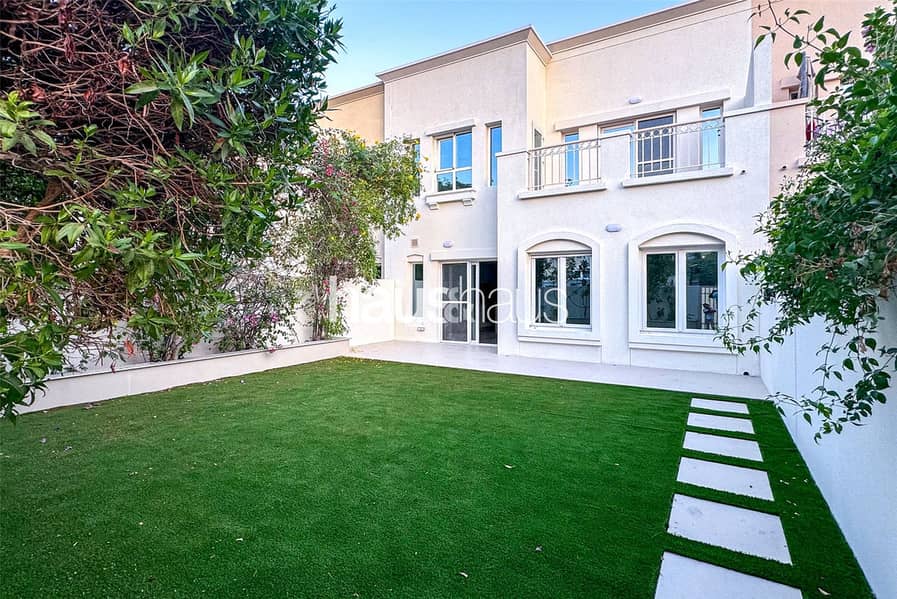 Villa en The Lakes,Maeen,Maeen 2, 3 dormitorios, 350000 AED - 15765822 Villa en The Lakes,Maeen,Maeen 2, 3 dormitorios, 350000 AED - 15765822