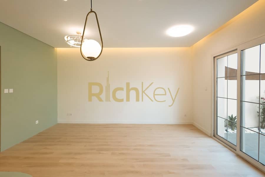 11 ROY_3972. jpg