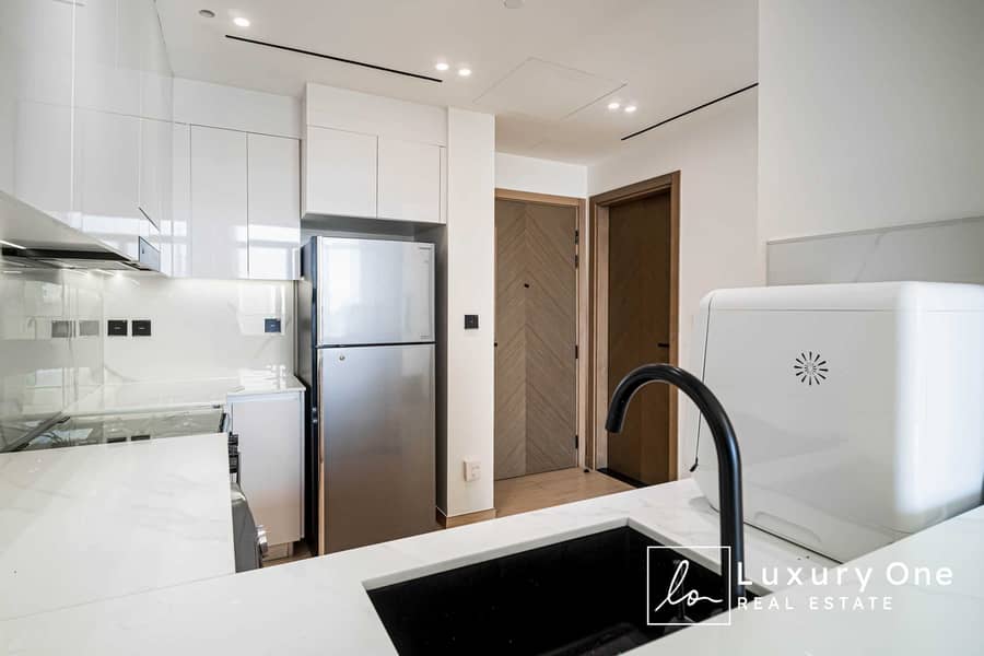 5 Binghatti 1302-6. jpg
