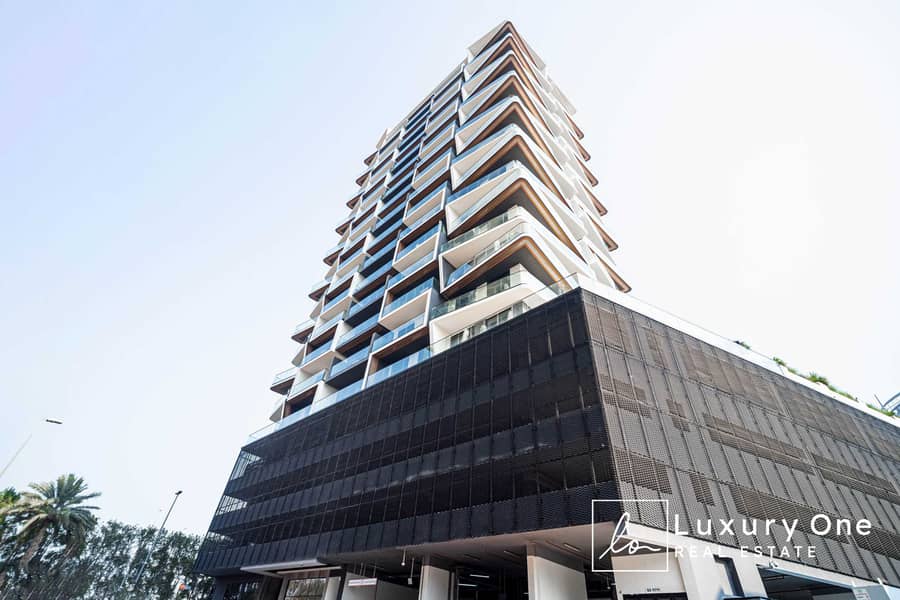 18 Binghatti 1302-18. jpg