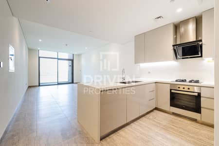 2 Bedroom Apartment for Rent in Business Bay, Dubai - Waterfront Living | Vacant Unit with Maids Room 2 Bedroom Apartment for Rent in Business Bay, Dubai - Waterfront Living | Vacant Unit with Maids Room