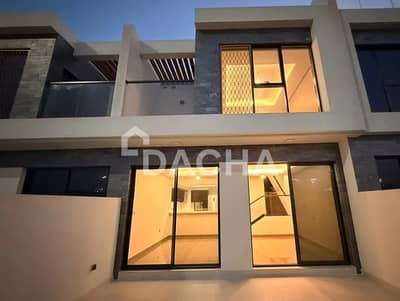 4 habitaciones Townhouse para en Alquiler en DAMAC Hills, Dubai - Casa adosada en DAMAC Hills,Silver Springs, 4 dormitorios, 250000 AED - 15767720 4 habitaciones Townhouse para en Alquiler en DAMAC Hills, Dubai - Casa adosada en DAMAC Hills,Silver Springs, 4 dormitorios, 250000 AED - 15767720