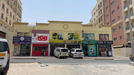 Shop te Huur in Al Warqaa, Dubai - Emirates Souq 1. jpg
