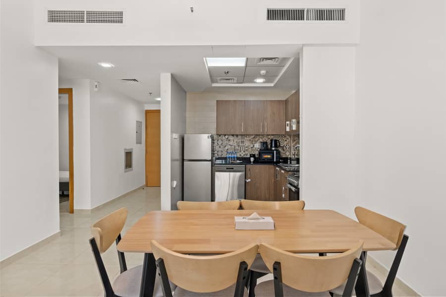 9 09-Entryway-Dining. jpg