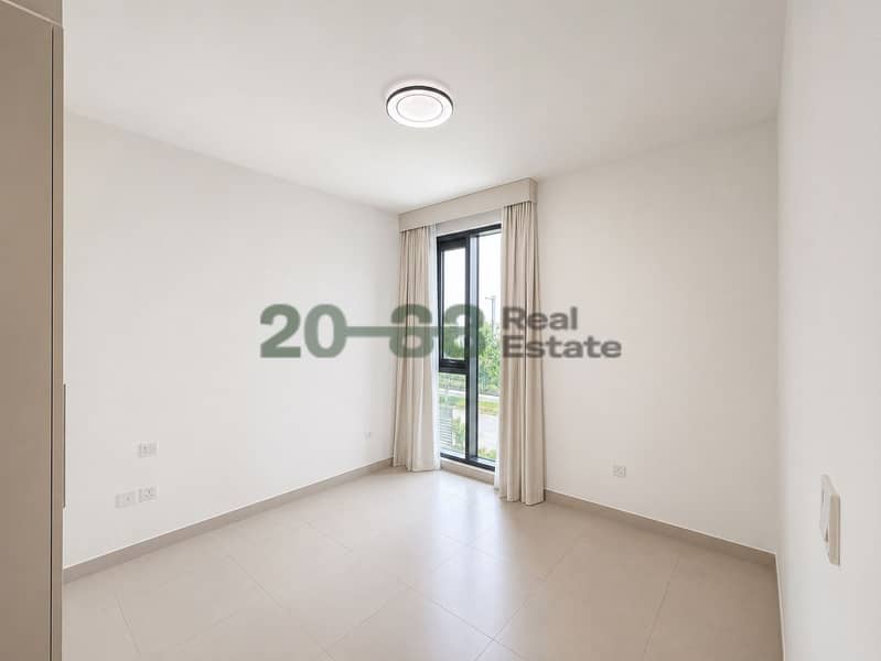 10 Photo5. jpg