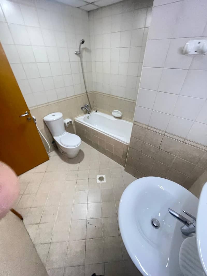 23 d81b5b61-664e-4228-8abf-17072220e2a8. jpg