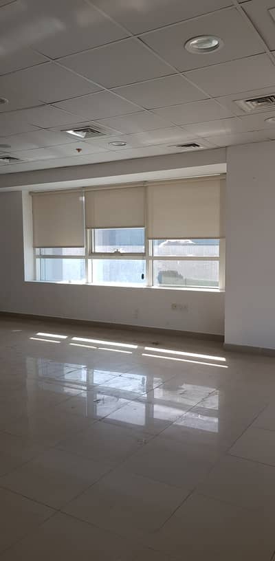 Fitted Bright Corner office in Diamond Business Center I Arjan Fitted Bright Corner office in Diamond Business Center I Arjan