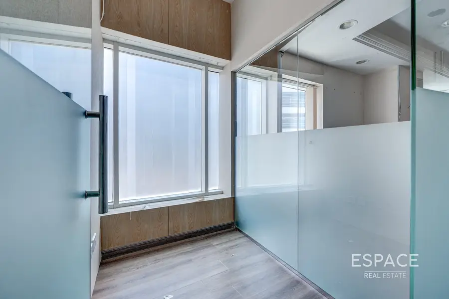 Premium Tower | Multiple Cabins | Prime Location