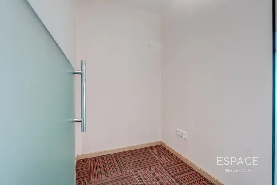 Premium Tower | Multiple Cabins | Prime Location