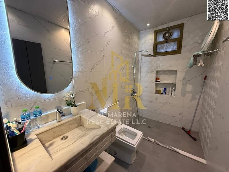 60 851067557-800x600. jpeg