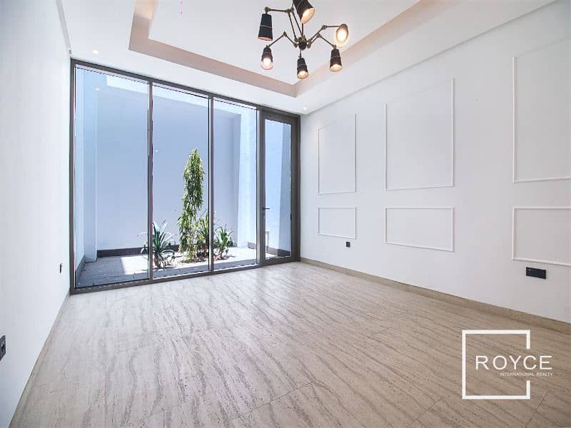 Stylishly Renovated | Prime Location | Rooftop Stylishly Renovated | Prime Location | Rooftop