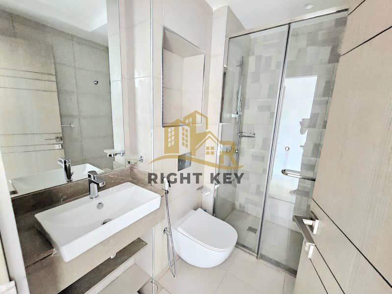 LIKE NEW/ LUXURY 1BHK +LAUNDRY 63K - Image 3