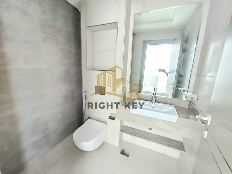 LIKE NEW/ LUXURY 1BHK +LAUNDRY 63K - Image 4