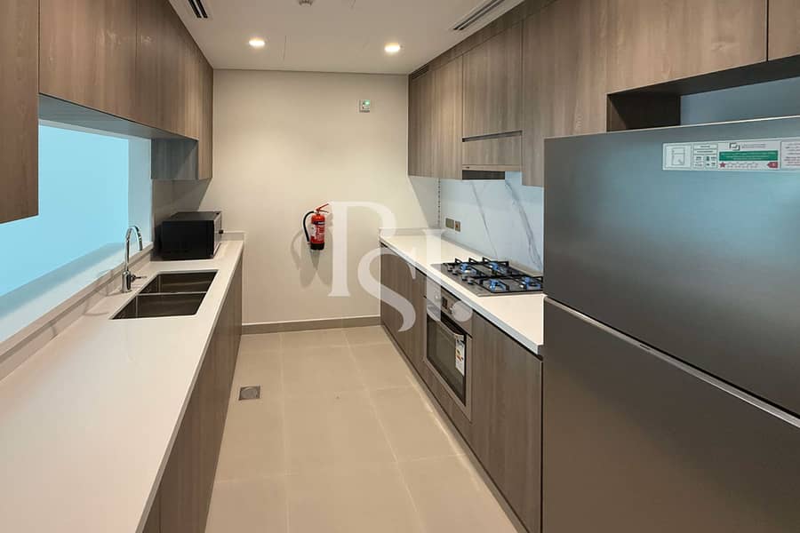8 505717-AP195761-Yas-Golf-Collection-Views-Apt-2BR-Yas-Island-Abu-Dhabi-UAE-012. jpg