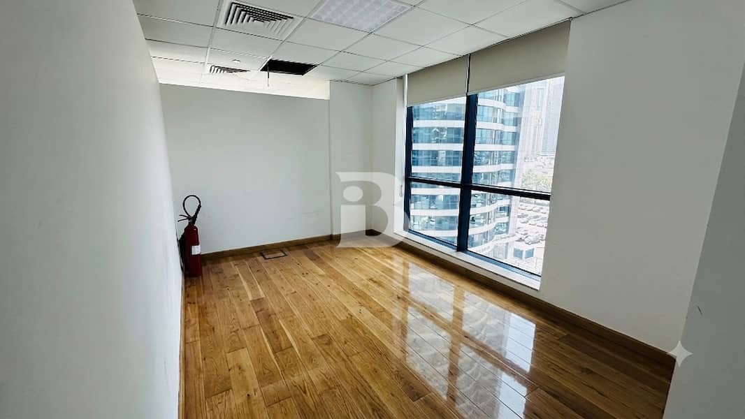 READY TO MOVE | FITTED OFFICE | LAKE VIEW READY TO MOVE | FITTED OFFICE | LAKE VIEW