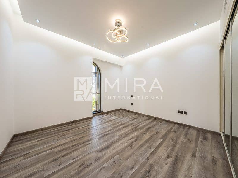 16 MJG00231-HDR