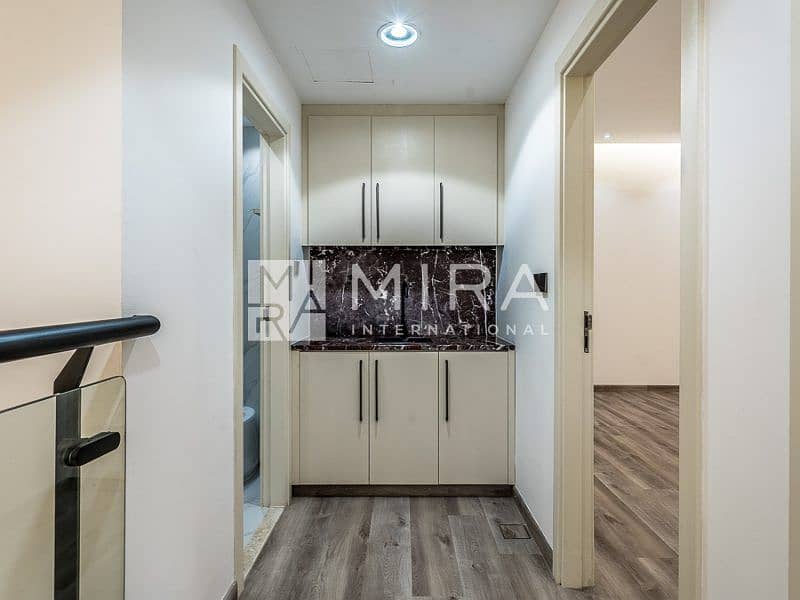 19 MJG00199-HDR