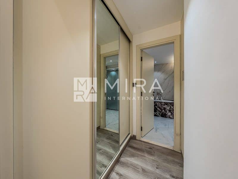 23 MJG00246-HDR