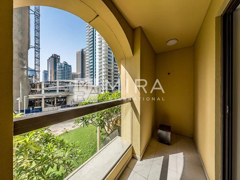 28 MJG00222-HDR