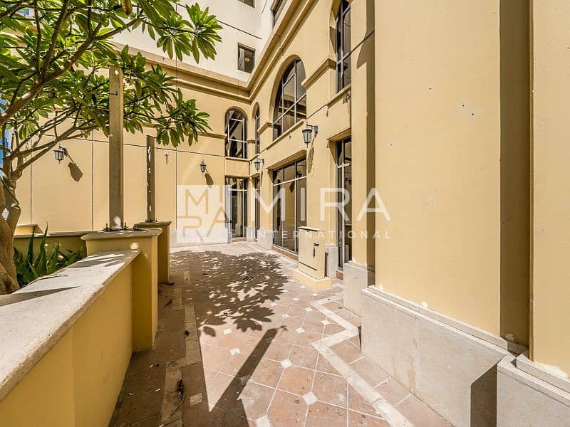 29 MJG00261-HDR