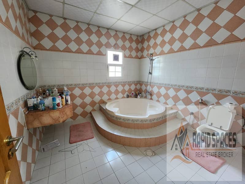 7 villa 18 bath. jpeg