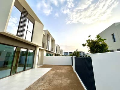 4 Bedroom Townhouse for Sale in The Valley by Emaar, Dubai - Hot Deal | Corner Backing Park 4 Bedroom Townhouse for Sale in The Valley by Emaar, Dubai - Hot Deal | Corner Backing Park