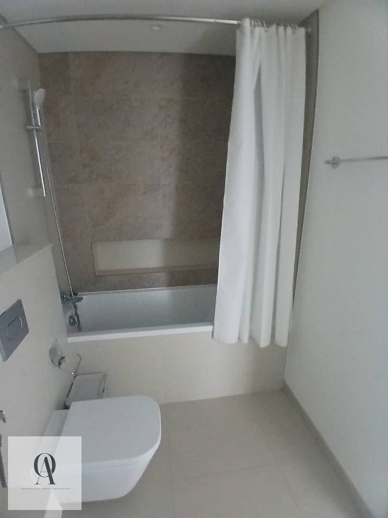14 Washroom 2. jpeg