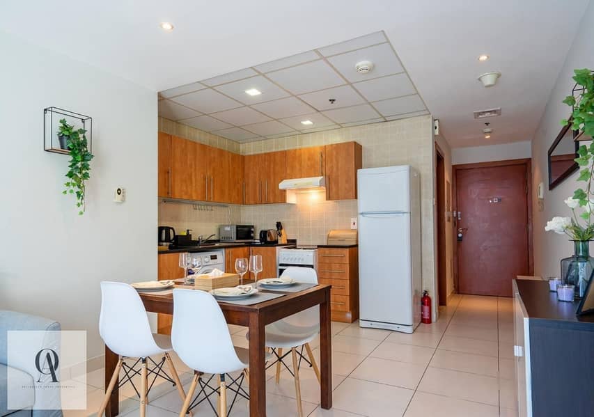 6 Kitchen. jpeg
